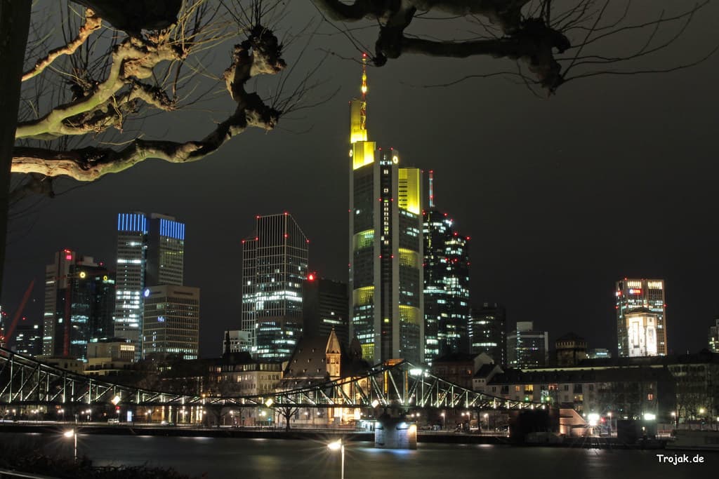 Eiserner Steg (Skyline-Blick)