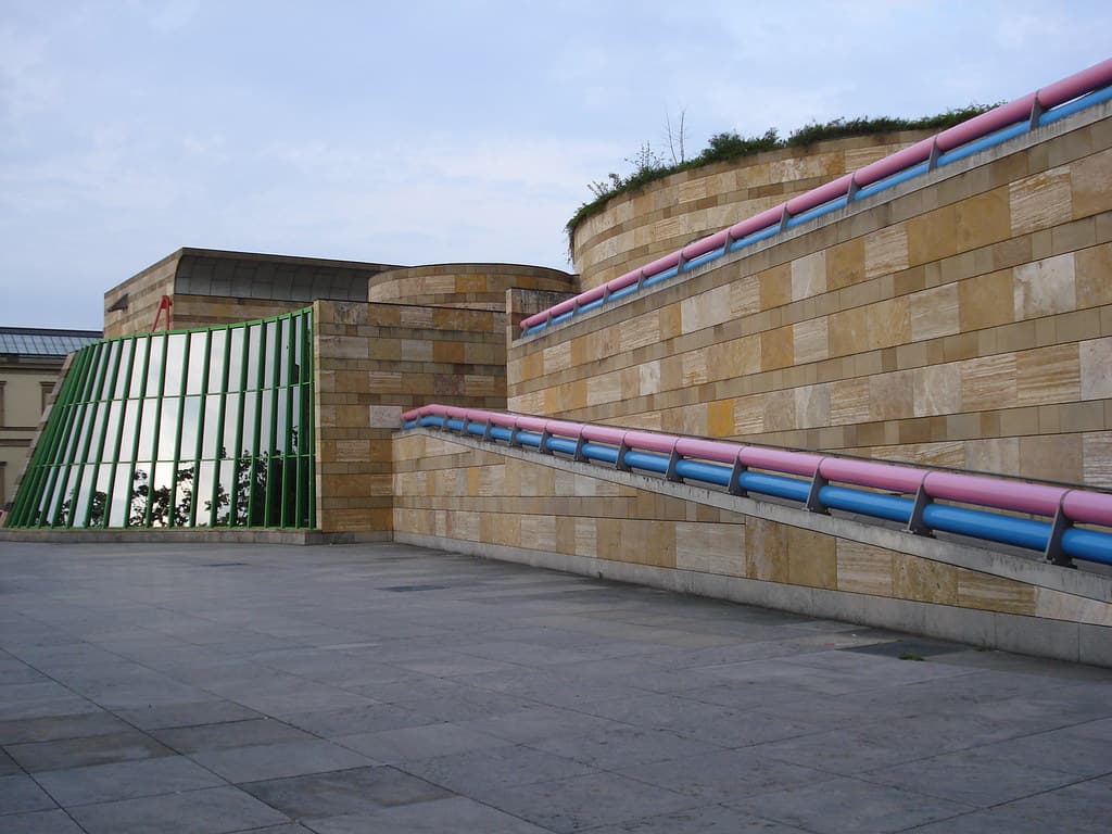 Neue Staatsgalerie (James Stirling)