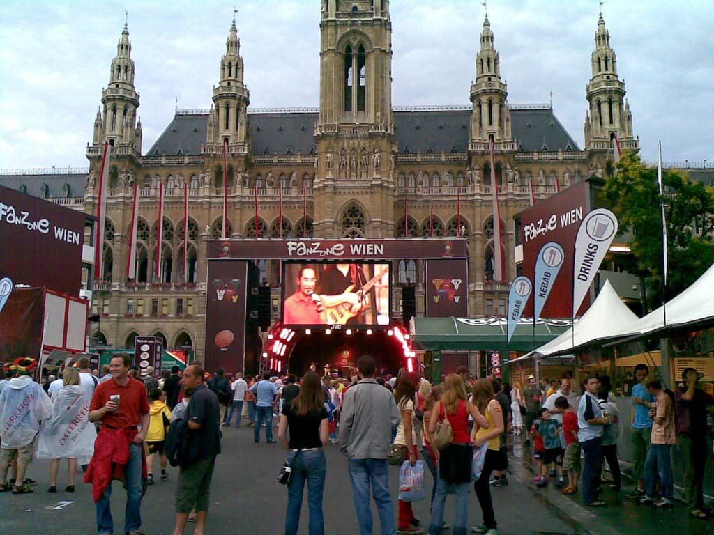 Rathausplatz (Start)