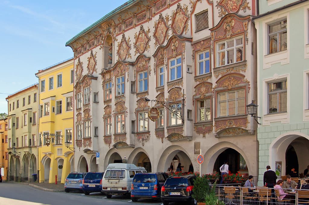 Altes Rathaus (Rokoko-Fassade)