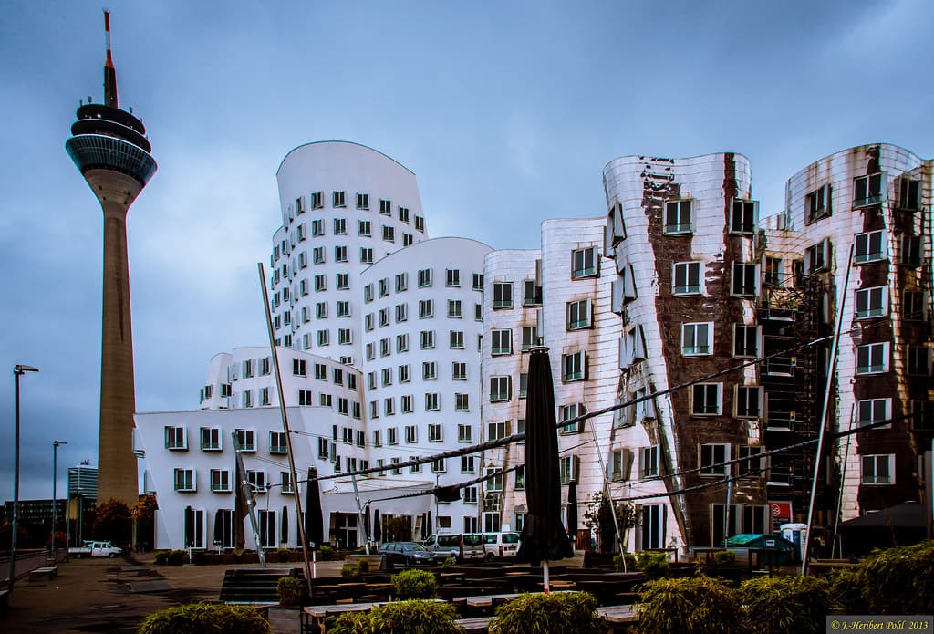 MedienHafen Gehry Buildings