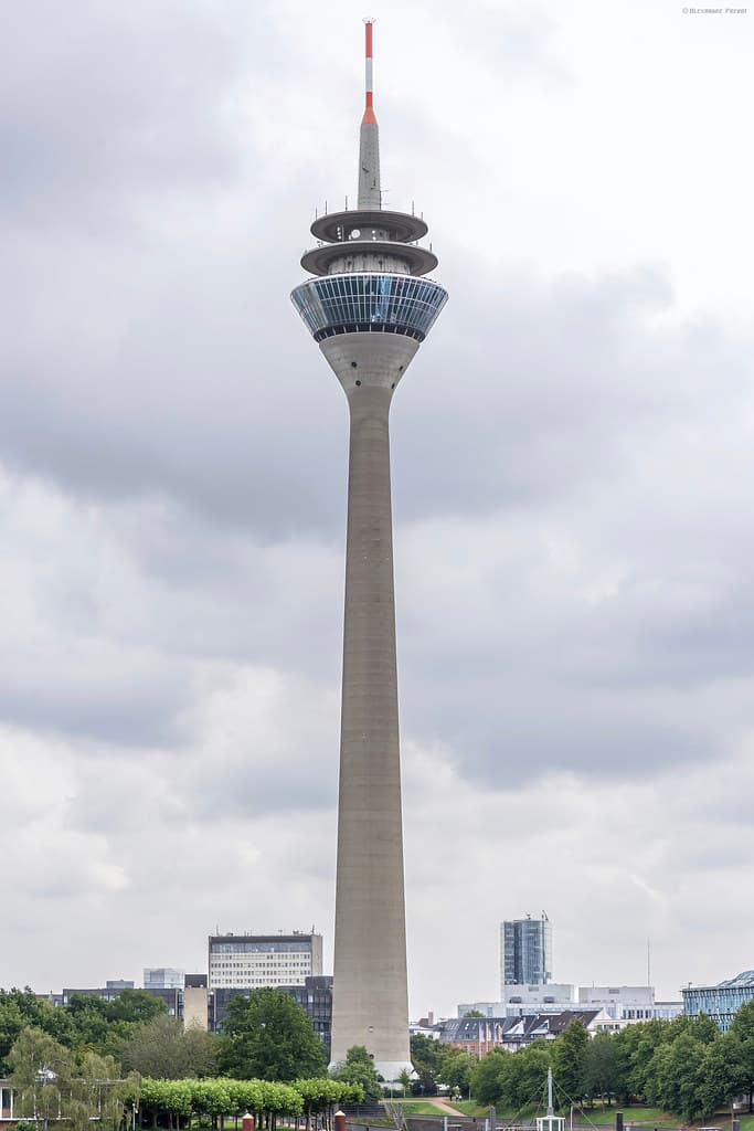 Rheinturm (Harald Deilmann)
