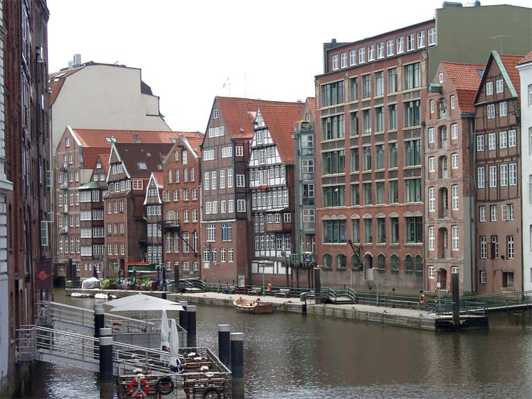 Nikolaifleet and Deichstrasse
